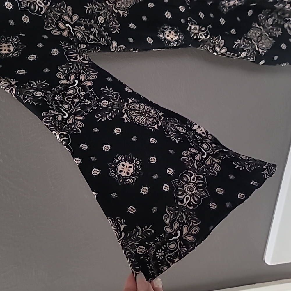 Romper - Picture 2 of 4